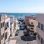 Cozy For Solo Traveller Or Young Couple With Stunning View To The Ocean Semesterbostad Corralejo