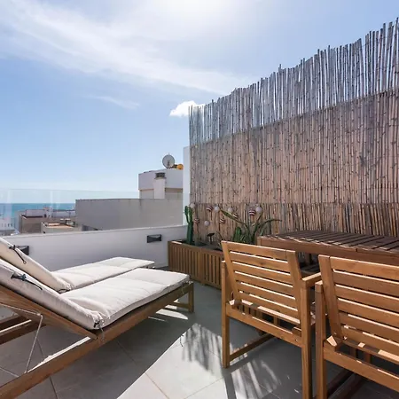 Cozy For Solo Traveller Or Young Couple With Stunning View To The Ocean Nyaraló