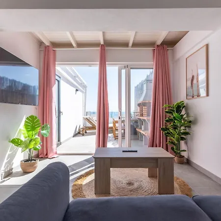 بيت للعطل Cozy For Solo Traveller Or Young Couple With Stunning View To The Ocean *